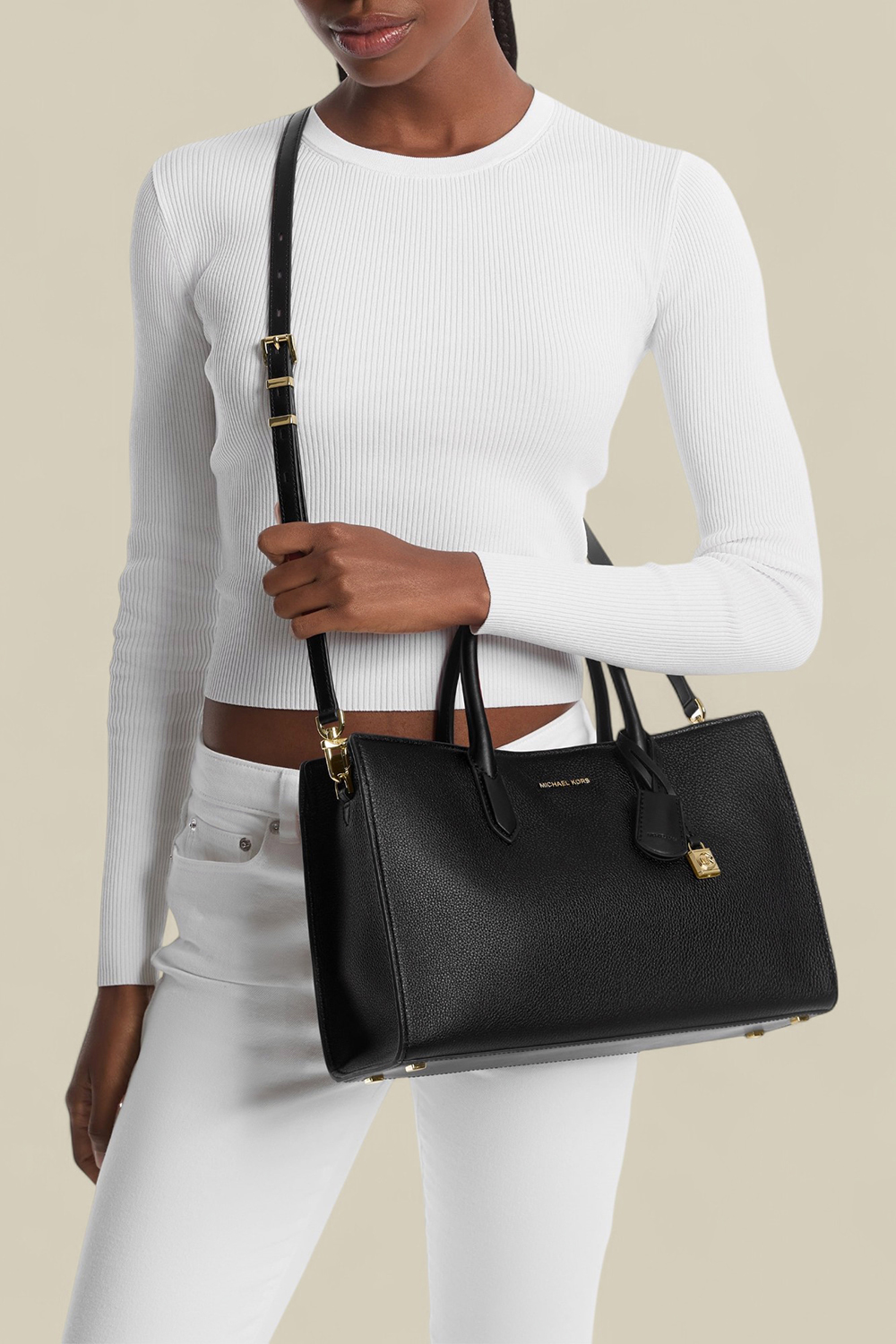 תמונת כל הלוק של תיק קרוסבודי סקרלט מדיום